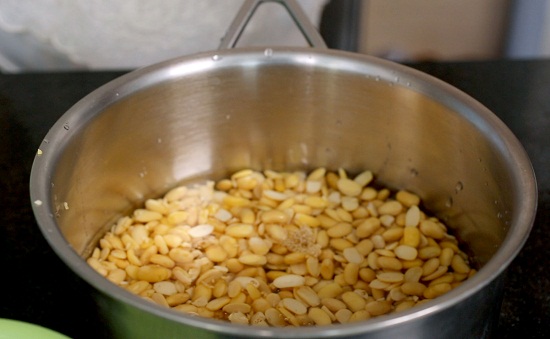 Mách bạn cách làm sữa đậu nành lá dứa thơm lừng bổ dưỡng cho bữa sáng-1