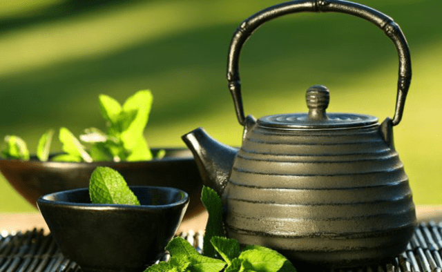 Uống trà có thể giúp chữa các bệnh liên quan đến tiểu đường. Điều này trong các sách Đông y cổ cũng đều có ghi chép.