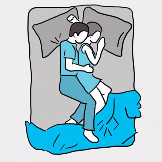 Tư thế ngủ này cho thấy tình cảm gần gũi, thân mật, hạnh phúc của 2 vợ chồng.