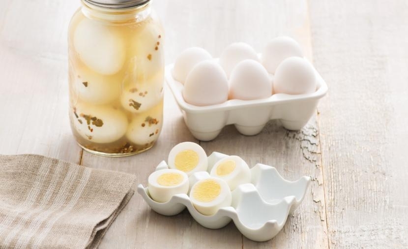Bài thuốc có nguồn gốc từ món trứng ngâm với nước cốt chanh vì công dụng của chúng đều như nhau.